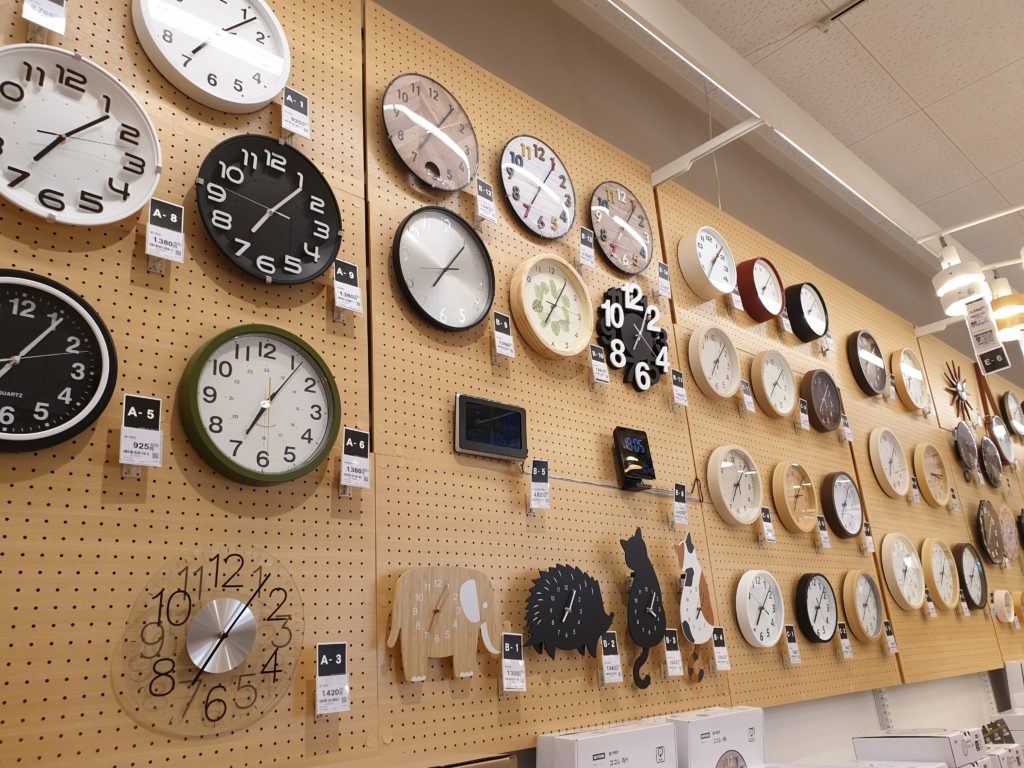 ニトリ向島店の時計売り場